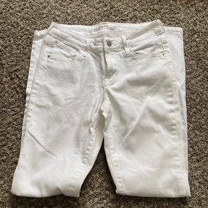 white skinny jeans